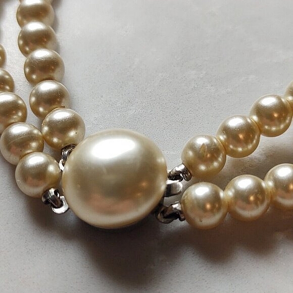 Richelieu Double Strand Faux Pearl Necklace Choker Champagne | Vintage - Picture 10 of 11